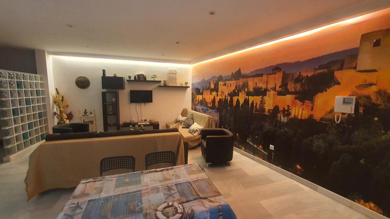 Lyrioshomes Treboles Apartment Málaga