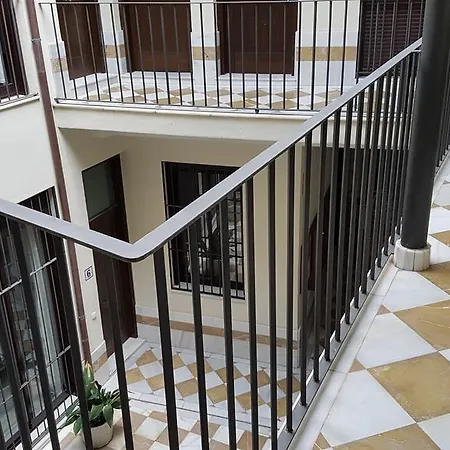 Lyrioshomes Apartamentos Los Treboles Malaga Exterior photo